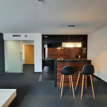 Krawiecka Trzy Zero Jeden Apartman Wrocław